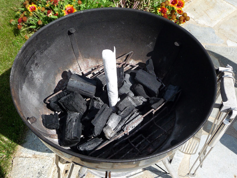 Allumer un barbecue - Technique d'allumage de la cheminée 